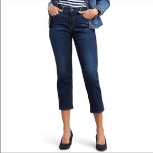 NWT Levi’s Curvy straight cropped, size 29 jeans